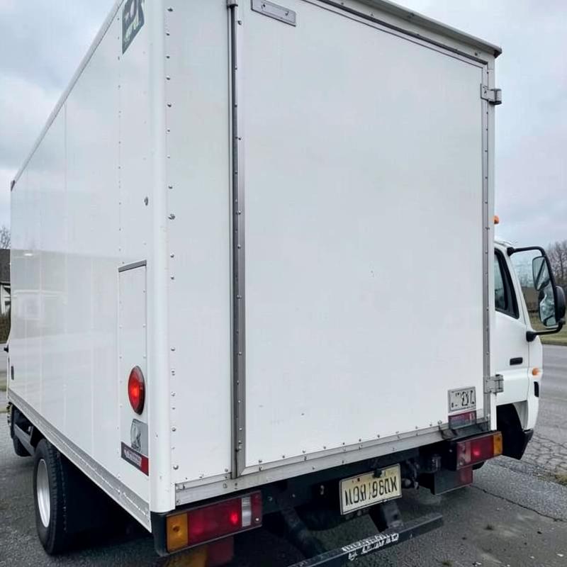 Roll-up rear door on a box truck